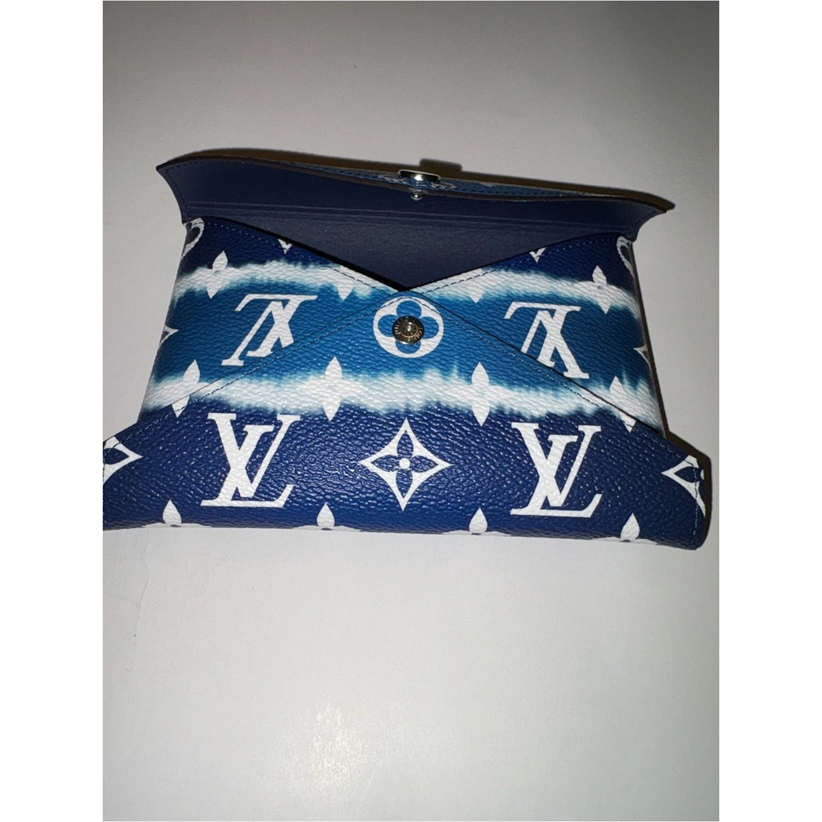 Louis Vuitton 2020 LV Escale Blue Medium Kirigami Pochette M69119