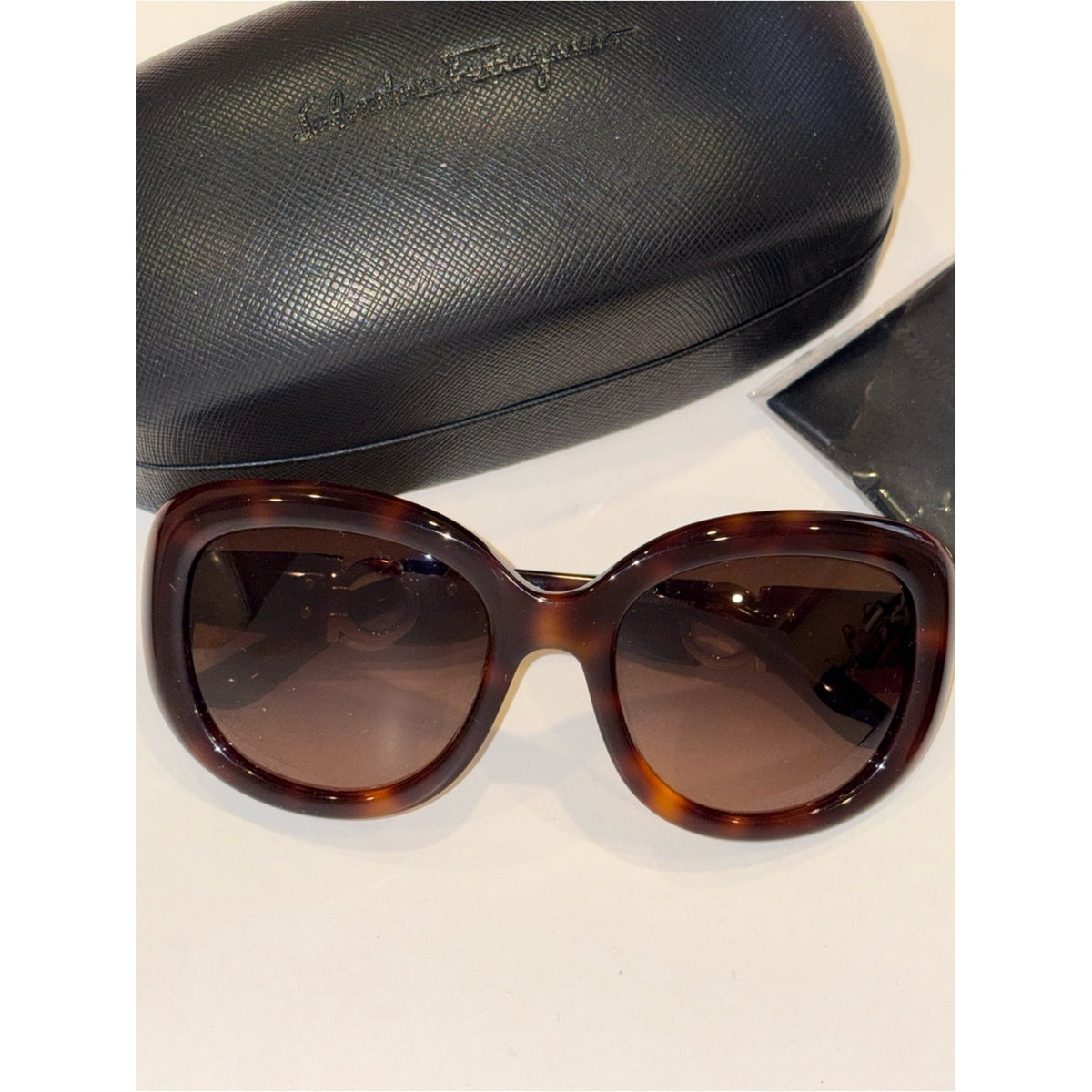 Salvatore Ferragamo Tortoise Gancini Oval Sunglasses New in Case SF727S