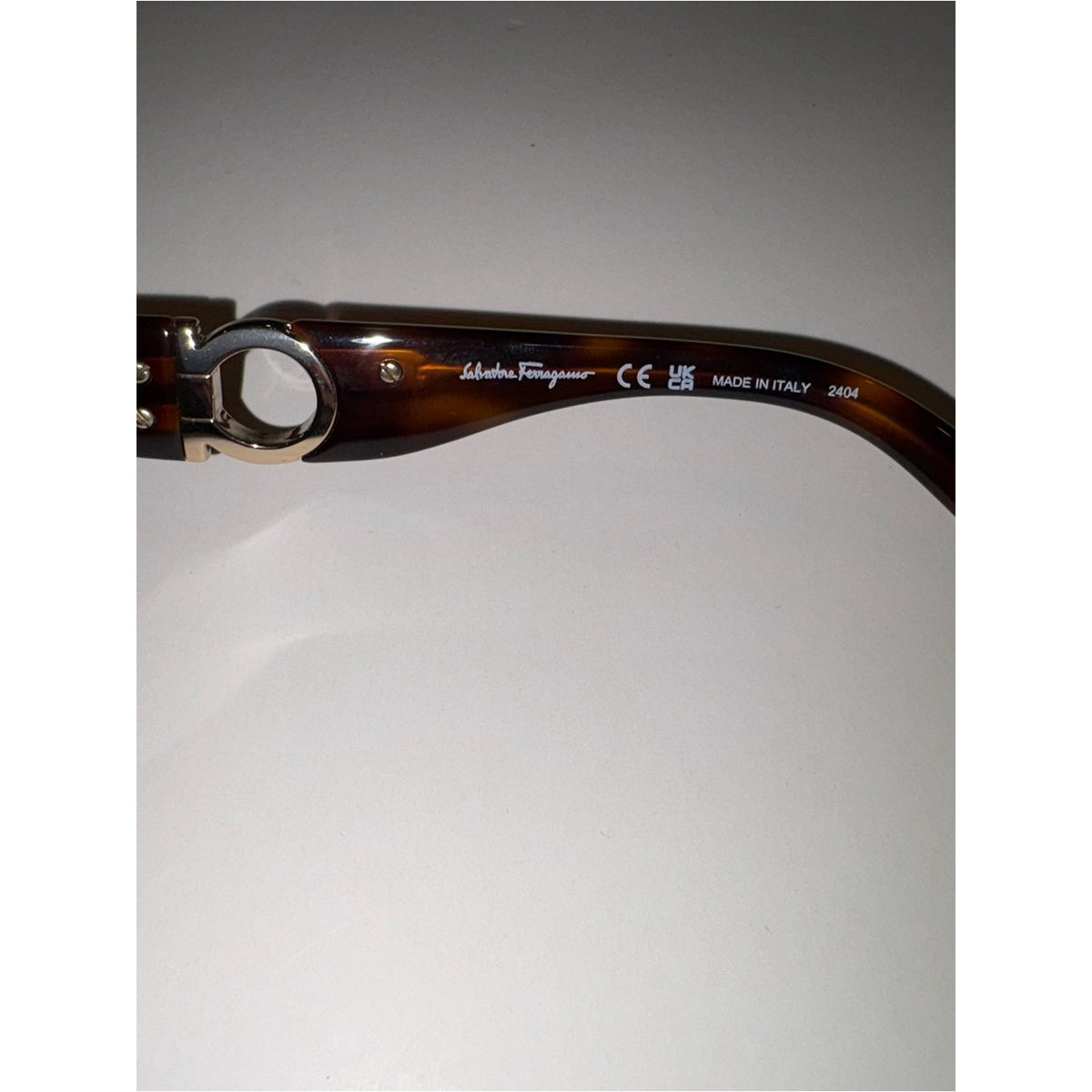 Salvatore Ferragamo Tortoise Gancini Oval Sunglasses New in Case SF727S