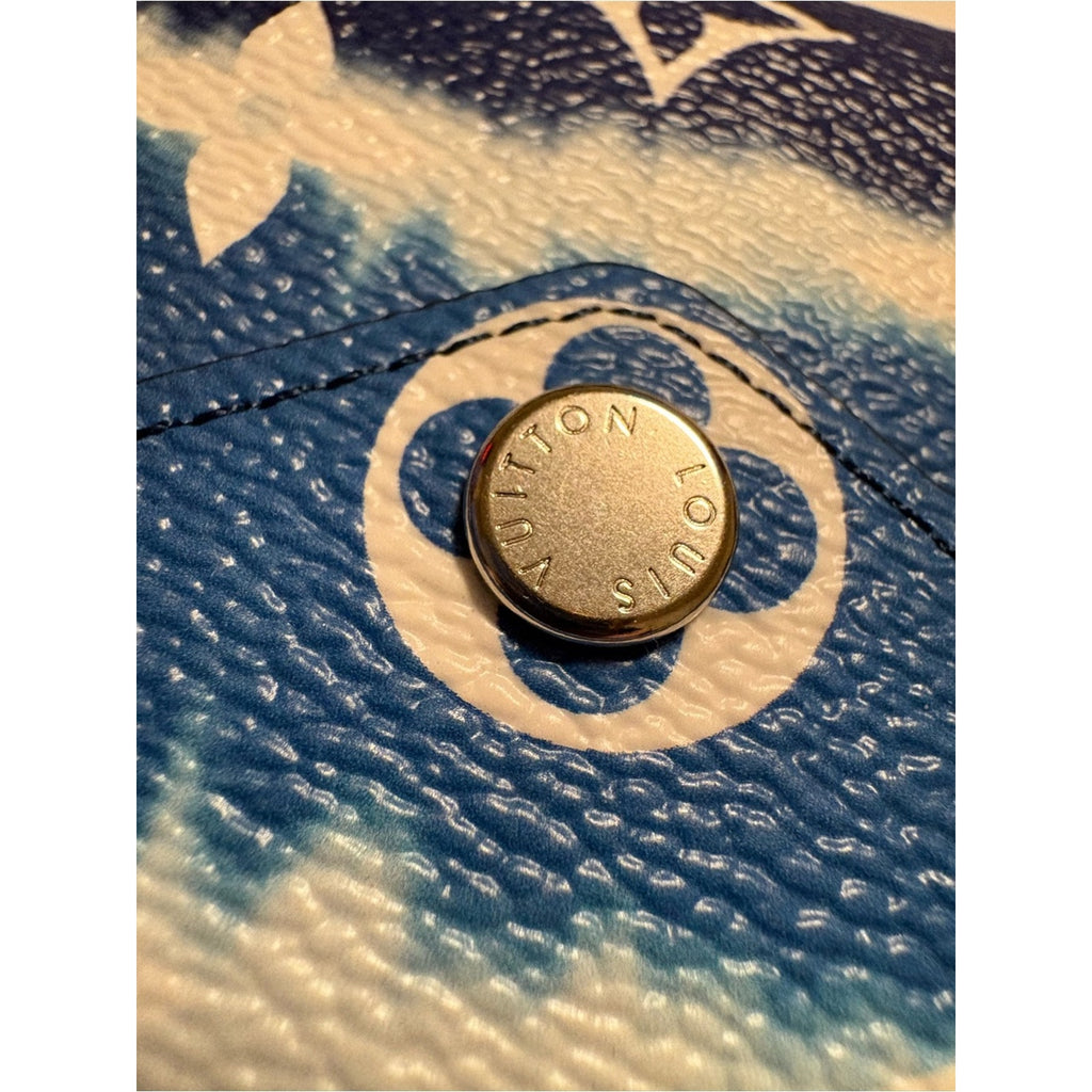 Louis Vuitton 2020 LV Escale Blue Medium Kirigami Pochette M69119