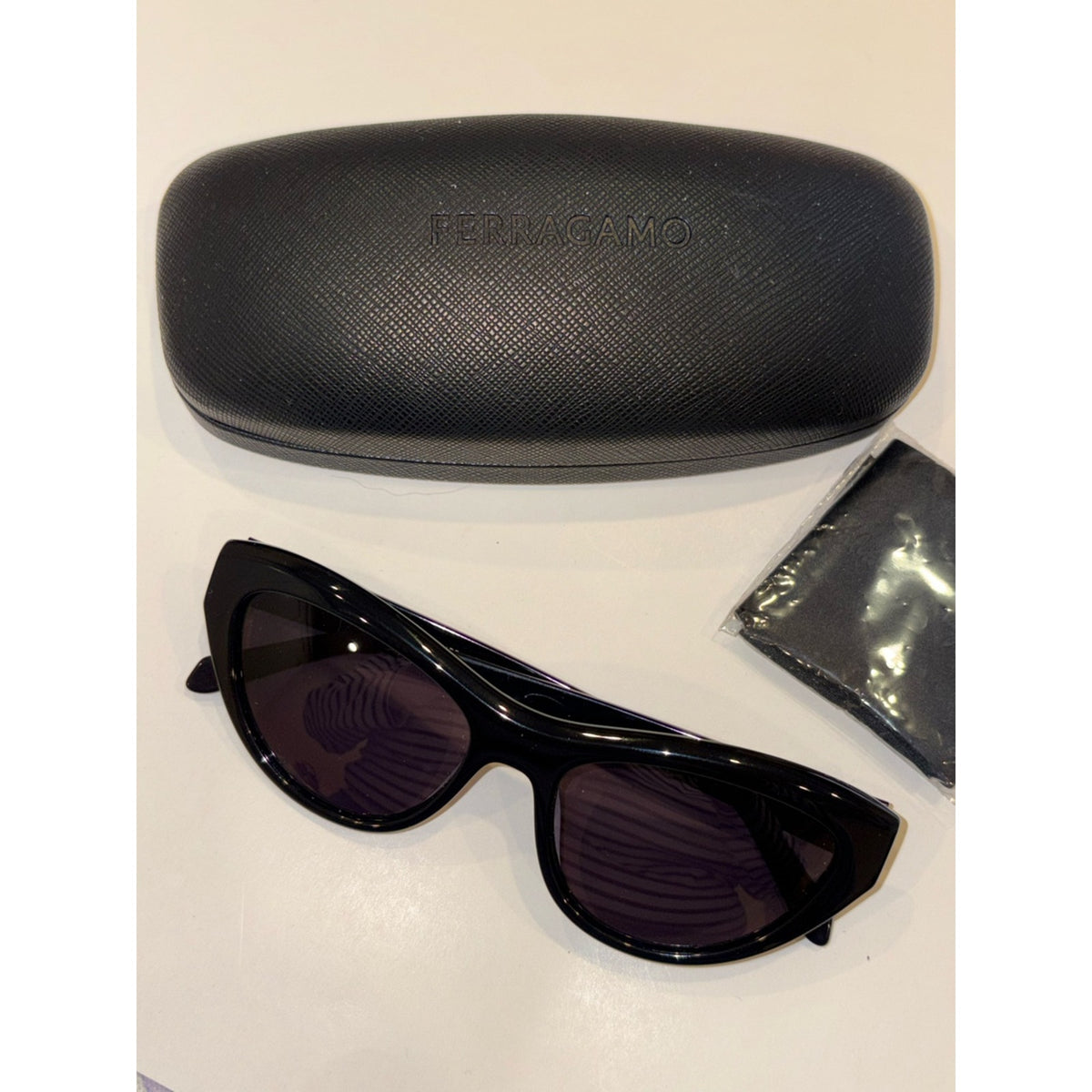 Salvatore Ferragamo $355 Retail Cat Eye Black Sunglasses SF1103S New in Case